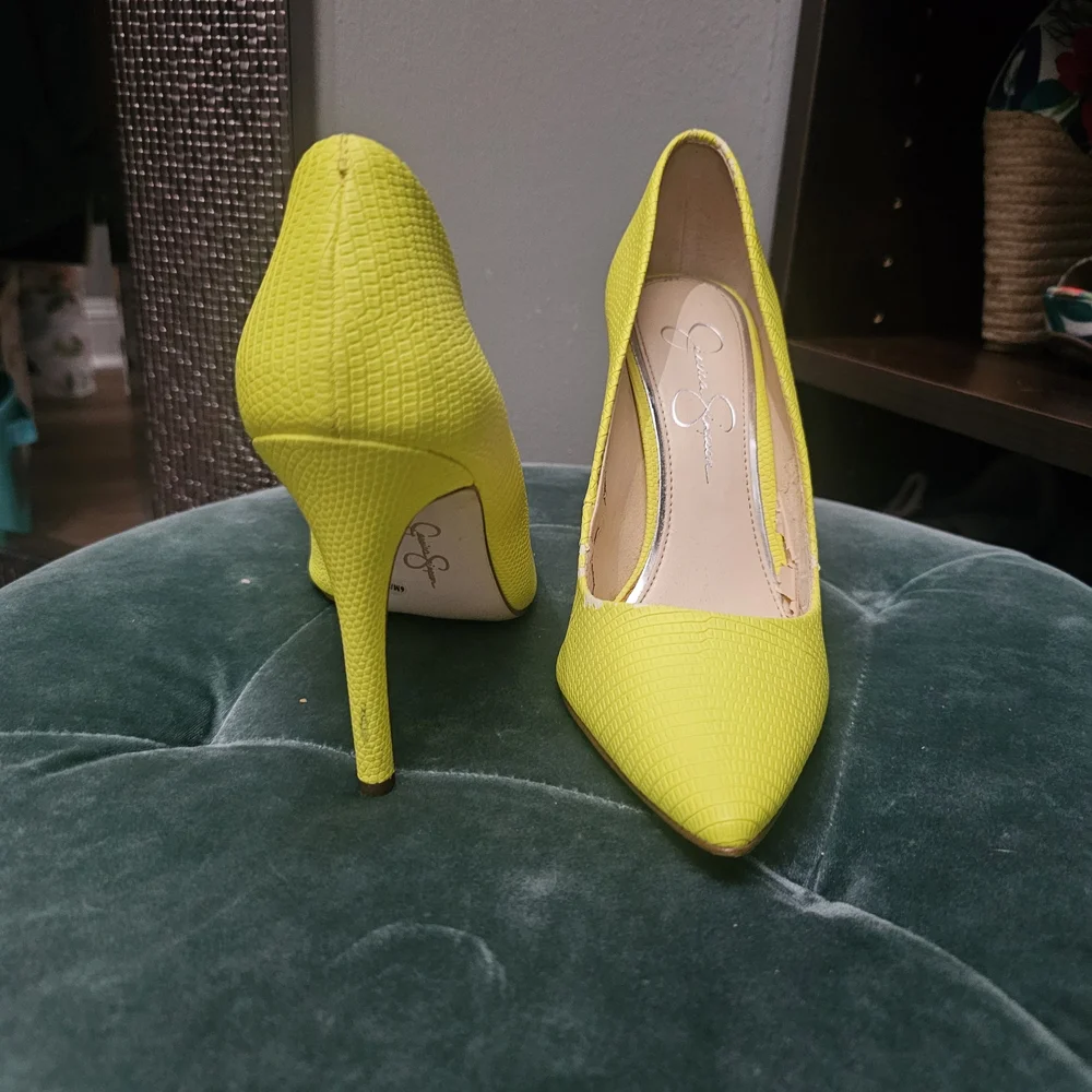 Jessica Simpson Vibrant Yellow Heels - Picture 1 of 7